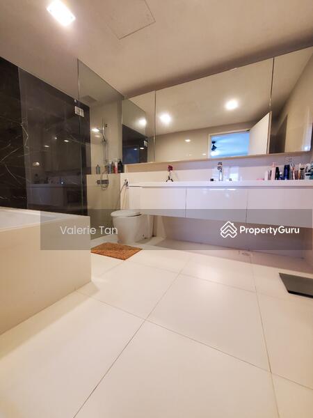 Master Bedroom Bathroom with standing shower and Bath Tub