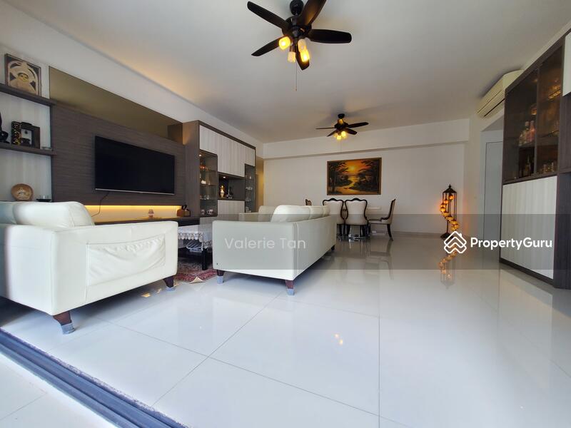 Beautiful Living Hall/ Dining Area. pics are for illustration purpose