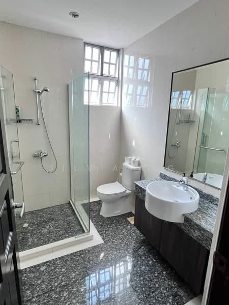 Bowmont Gardens, Bowmont Gardens, 5 Bedrooms, 3,200 sqft, Semi-Detached House For Rent, by Silvia Ang, 23989274 - PropertyGuru.com.sg