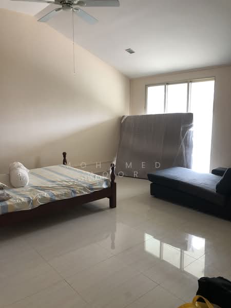 Sembawang Square Estate, Sembawang Road, Sembawang / Yishun, 3 Bedrooms, 1,500 sqft, Corner Terrace For Rent, by Mohamed Noor, 23989911 - PropertyGuru.com.sg