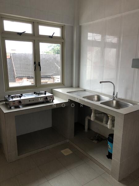 Sembawang Square Estate, Sembawang Road, Sembawang / Yishun, 3 Bedrooms, 1,500 sqft, Corner Terrace For Rent, by Mohamed Noor, 23989911 - PropertyGuru.com.sg