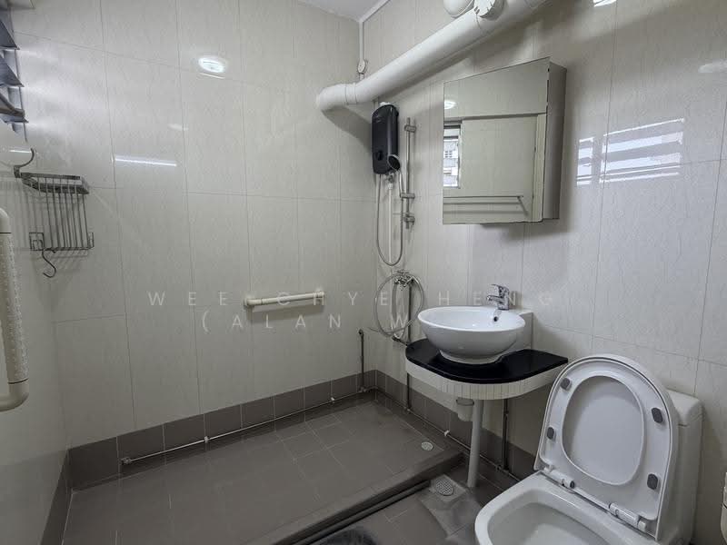 118 Clementi Street 13, 118 Clementi Street 13, Buona Vista / West Coast / Clementi New Town, Room Rental, 220 sqft, HDB Flat For Rent, by Wee Chye Heng (Alan Wee), 23991475 - PropertyGuru.com.sg