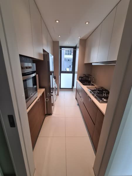 Miltonia Residences, 556 Miltonia Close, 2 Bedrooms, 861 sqft, Condominium For Rent, by John Joseph Donough, 23991727 - PropertyGuru.com.sg