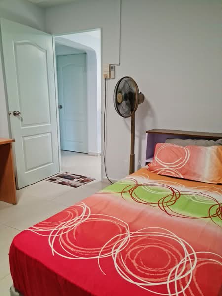 242 Serangoon Avenue 3, 242 Serangoon Avenue 3, Room Rental, 350 sqft, HDB Flat For Rent, by Nick Tan, 23992742 - PropertyGuru.com.sg