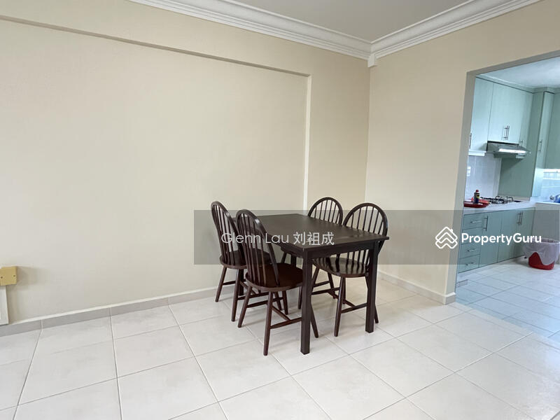 Spacious Dining Area