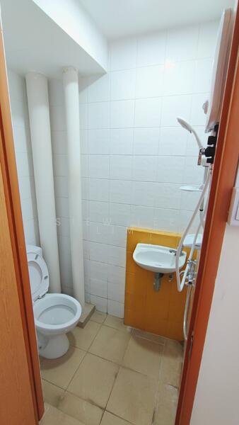 Woodsvale, 5 Woodlands Drive 72, Room Rental, 150 sqft, Condominium For Rent, by Siew Lee Lim, 23996130 - No Owner Staying Cheap Fully Furnished Bright High Floor View Now - PropertyGuru.com.sg