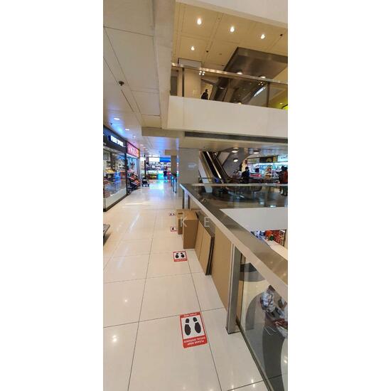 Peninsula Plaza, 111 North Bridge Road, 581 sqft, Mall Shop For Sale