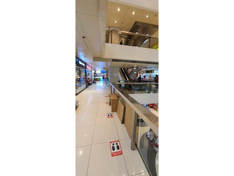 Peninsula Plaza, 111 North Bridge Road, 581 sqft, Mall Shop For Sale, by Mike ., 24000748 - CommercialGuru.com.sg