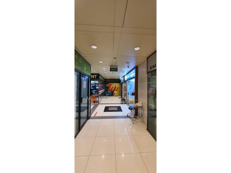 Peninsula Plaza, 111 North Bridge Road, 581 sqft, Mall Shop For Sale, by Mike ., 24000748 - CommercialGuru.com.sg