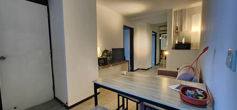 2 rooms Balestier point inclusive utilities and twice a month house keeping agt fee apply, Balestier point, 2 Bedrooms, 500 sqft, Apartment For Rent, by Lena Lee, 24002275 - PropertyGuru.com.sg