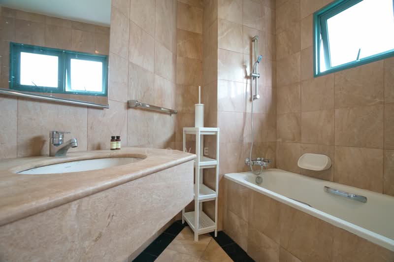Oleanas Residences, 42 Kim Yam Road, 1 Bedroom, 150 sqft, Condominium For Rent, by Cove, 24003598 - Blue room - private bathroom - PropertyGuru.com.sg