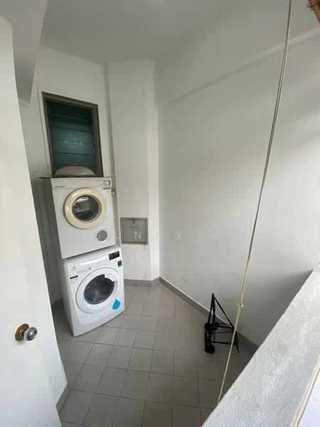 Tanjong Ria Condominium, 121 Tanjong Rhu Road, 2 Bedrooms, 807 sqft, Condominium For Rent, by Sunny R, 24003695 - Yard - PropertyGuru.com.sg