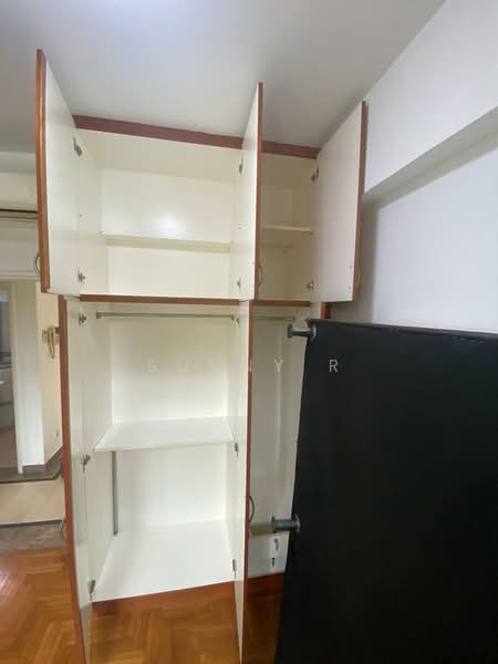 Tanjong Ria Condominium, 121 Tanjong Rhu Road, 2 Bedrooms, 807 sqft, Condominium For Rent, by Sunny R, 24003695 - 2nd Bedroom Wardrobe - PropertyGuru.com.sg