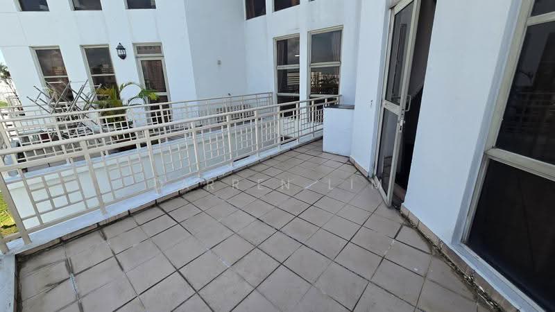 Parc Vista, 450 Corporation Road, Boon Lay / Jurong / Tuas, 2 Bedrooms, 1,313 sqft, Condominium For Sale, by Darren Lim, 24006869 - Balcony - PropertyGuru.com.sg