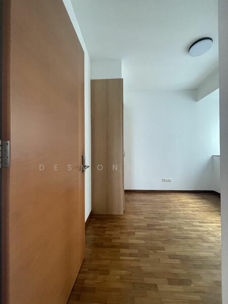 Queens, 10 Stirling Road, 3 Bedrooms, 1,195 sqft, Condominium For Rent, by Desmond Lee, 24008942 - PropertyGuru.com.sg