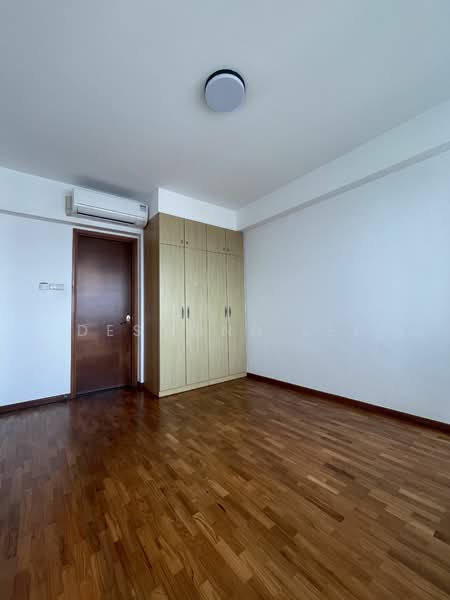 Queens, 10 Stirling Road, 3 Bedrooms, 1,195 sqft, Condominium For Rent, by Desmond Lee, 24008942 - PropertyGuru.com.sg