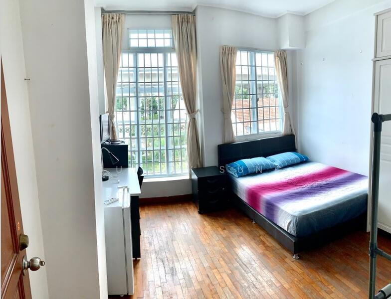 Bartley Rise Estate 23a Eden Grove House Serangoon MRT, Eden Grove, Farrer Park / Serangoon Rd, Room Rental, 300 sqft, Terraced House For Rent, by Quincy Sung, 24009803 - PropertyGuru.com.sg