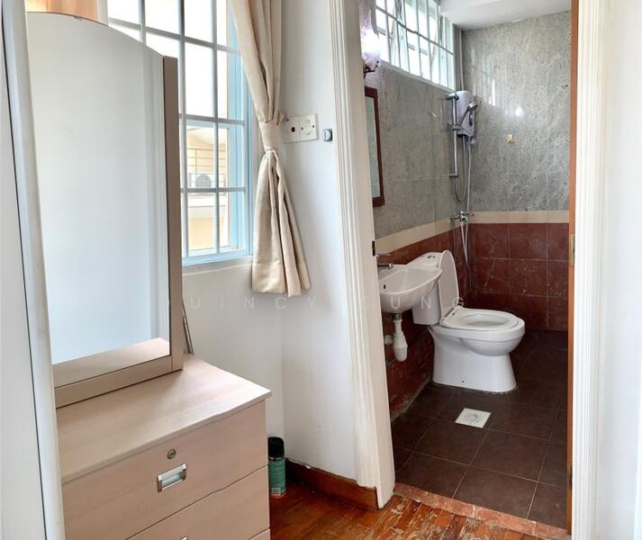 Bartley Rise Estate 23a Eden Grove House Serangoon MRT, Eden Grove, Farrer Park / Serangoon Rd, Room Rental, 300 sqft, Terraced House For Rent, by Quincy Sung, 24009803 - PropertyGuru.com.sg