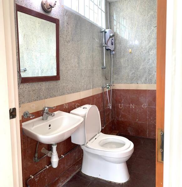 Bartley Rise Estate 23a Eden Grove House Serangoon MRT, Eden Grove, Farrer Park / Serangoon Rd, Room Rental, 300 sqft, Terraced House For Rent, by Quincy Sung, 24009803 - PropertyGuru.com.sg