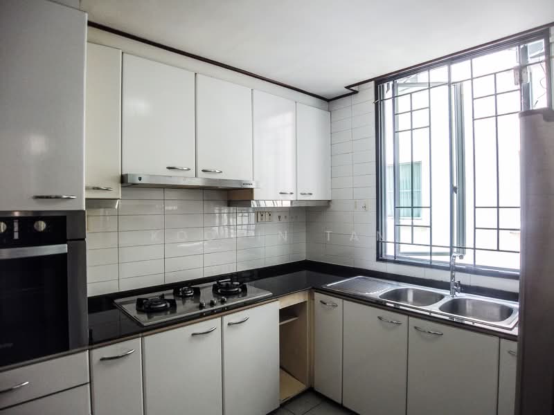 Springdale Condo, 47 Hindhede Walk, 2 Bedrooms, 926 sqft, Condominium For Rent, by Koobin Tan, 24010580 - Kitchen - PropertyGuru.com.sg