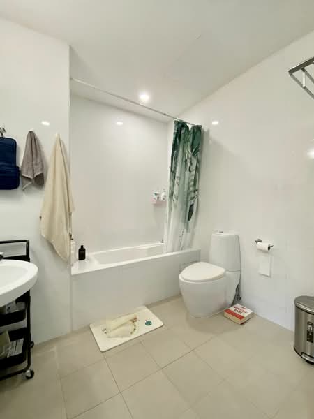 Sutton Place, 28 Farrer Road, 2 Bedrooms, 1,830 sqft, Condominium For Rent, by Marisa Ong, 24011549 - PropertyGuru.com.sg