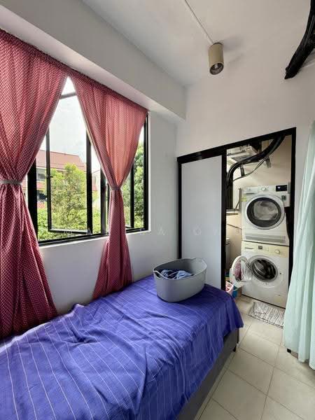 Sutton Place, 28 Farrer Road, Tanglin / Holland / Bukit Timah, 2 Bedrooms, 1,830 sqft, Condominium For Rent, by Marisa Ong, 24011549 - Bedroom - PropertyGuru.com.sg