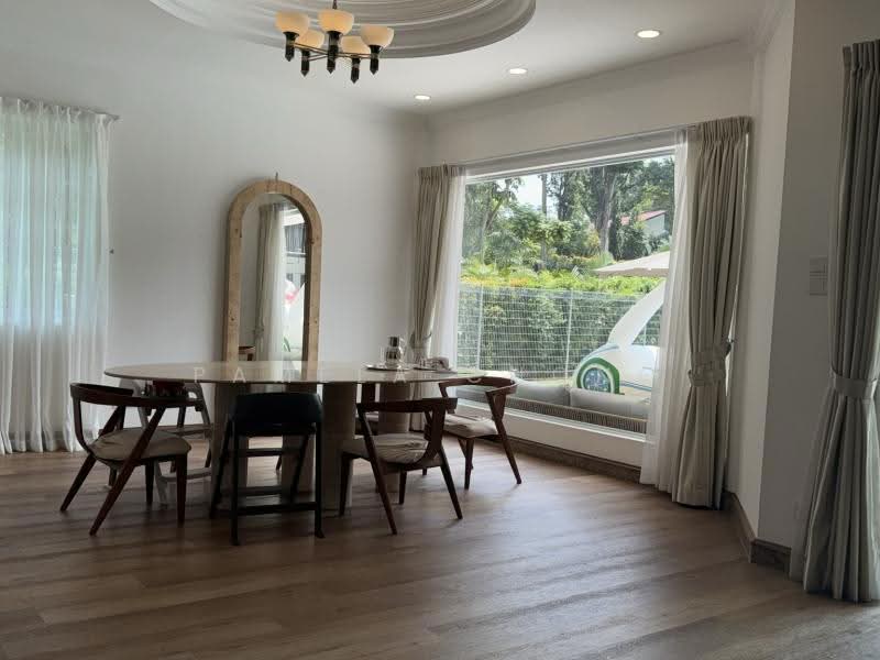 MARGOLIOUTH / DALVEY / WHITE HOUSE⭐️ CHARMING GCB ON A BEAUTIFUL PLOT（顶级优质洋房) ☎️ PAM 90228600, Margoliouth/Dalvey/White House, Orchard / River Valley, 5 Bedrooms, 8,000 sqft, Good Class Bungalow For Sale, by Pamela Chong, 24013315 - Dining Room - PropertyGuru.com.sg