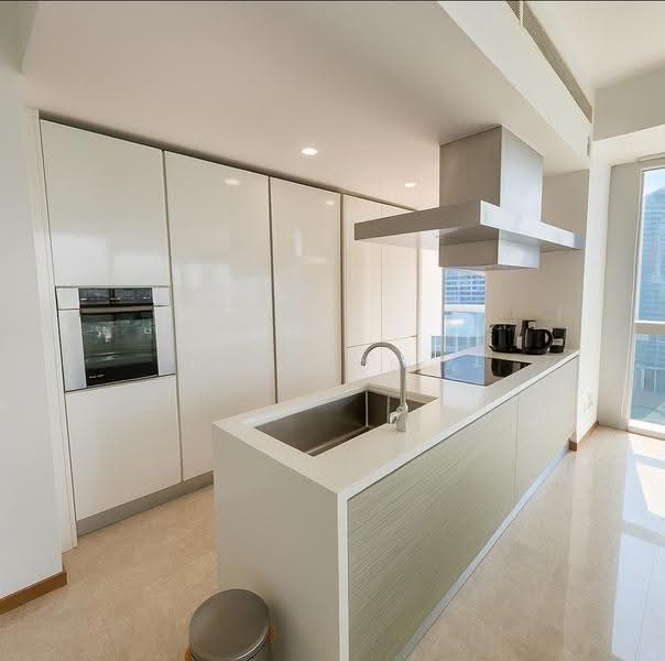 Marina Bay Residences, 18 Marina Boulevard, Boat Quay / Raffles Place / Marina, 4 Bedrooms, 2,368 sqft, Condominium For Rent, by David Chia, 24014146 - Kitchen - PropertyGuru.com.sg
