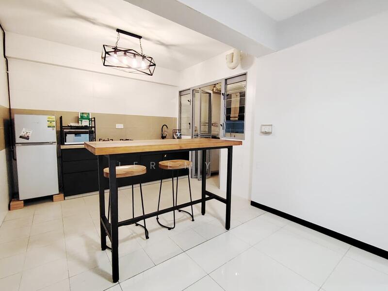 For Rent - 682B Edgedale Plains