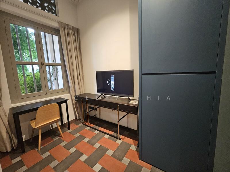 For Rent - Neil Road Conservation House Studio Loft