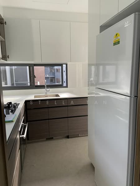 Parc Botannia, 18 Fernvale Street, 3 Bedrooms, 1,163 sqft, Condominium For Rent, by Stella TAN 陳秋錦, 24018654 - Enclosed Kitchen - Bright & Windy - PropertyGuru.com.sg
