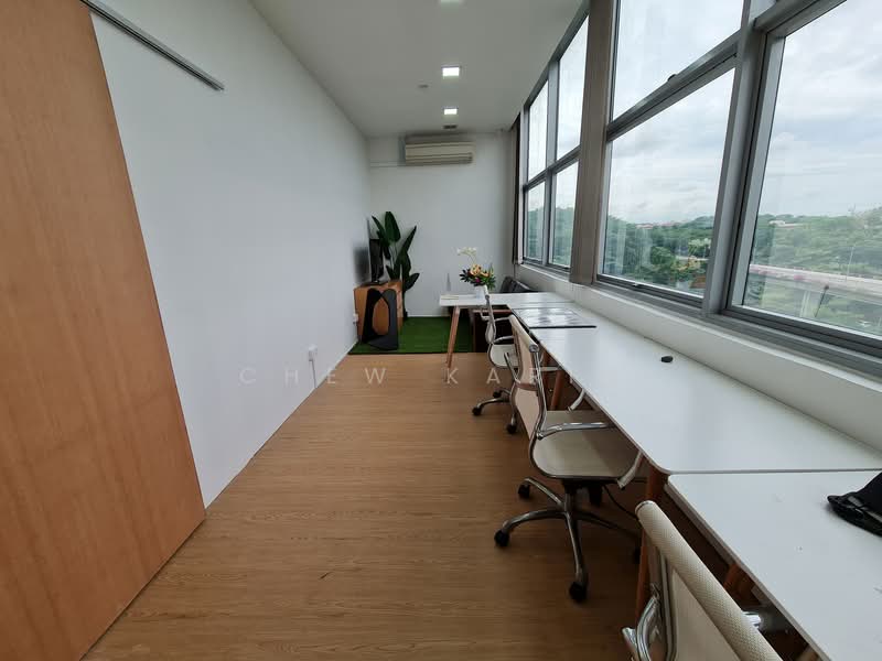 Wcega Tower, 21 Bukit Batok Crescent, 270 sqft, Light Industrial (B1) For Rent, by Chew Karin, 24020246 - CommercialGuru.com.sg