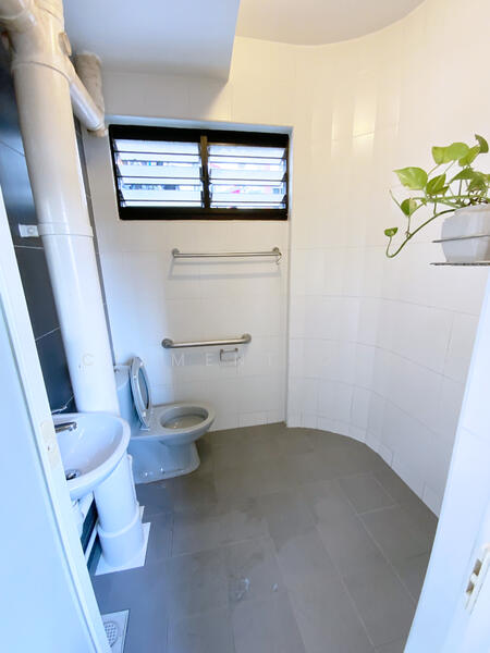 135 Lorong Ah Soo HDB Flat For Sale at S$ 650,000 | PropertyGuru Singapore