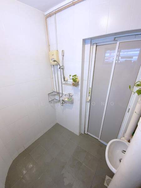 135 Lorong Ah Soo HDB Flat For Sale at S$ 650,000 | PropertyGuru Singapore