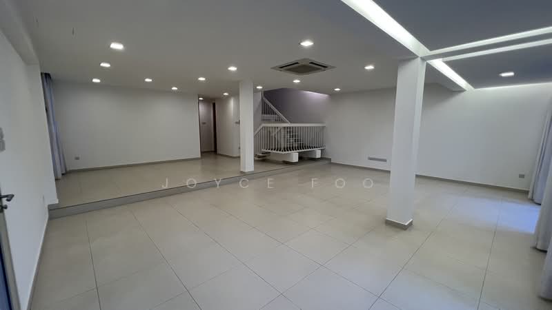 Tip Top Condition 4+1 2 Sty Landed Near Newton Novena MRT at Buckley Road, Buckley Road, 4 Bedrooms, 4,200 sqft, Semi-Detached House For Rent, by Joyce Foo, 24021582 - PropertyGuru.com.sg