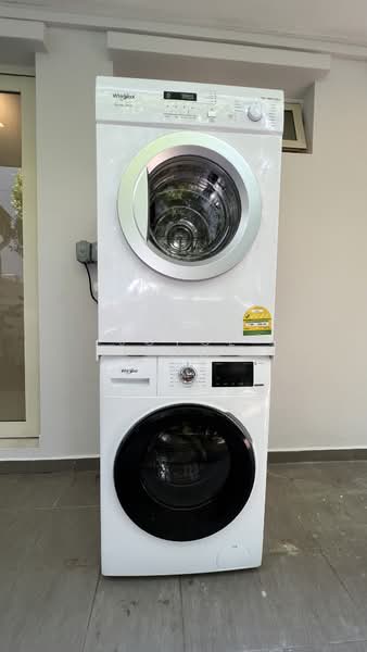 Tip Top Condition 4+1 2 Sty Landed Near Newton Novena MRT at Buckley Road, Buckley Road, 4 Bedrooms, 4,200 sqft, Semi-Detached House For Rent, by Joyce Foo, 24021582 - PropertyGuru.com.sg