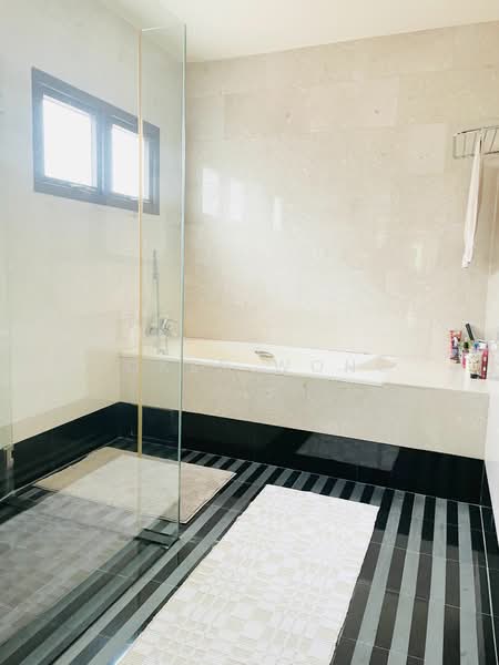 3 Storey Bungalow w 7BR Ensuite n Private Pool Along Holland Road, Holland Road, Tan Boon Chong Ave, Jalan Jelita, 7 Bedrooms, 7,500 sqft, Bungalow House For Rent, by Yoker Wong, 24021844 - PropertyGuru.com.sg