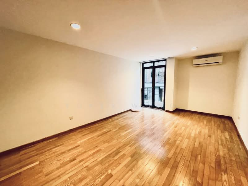 Holland Road Bungalow with Private Pool. All rooms ensuite., Holland Road, Tan Boon Chong Ave, Jalan Jelita, 7 Bedrooms, 7,500 sqft, Bungalow House For Rent, by Yoker Wong, 24021844 - PropertyGuru.com.sg