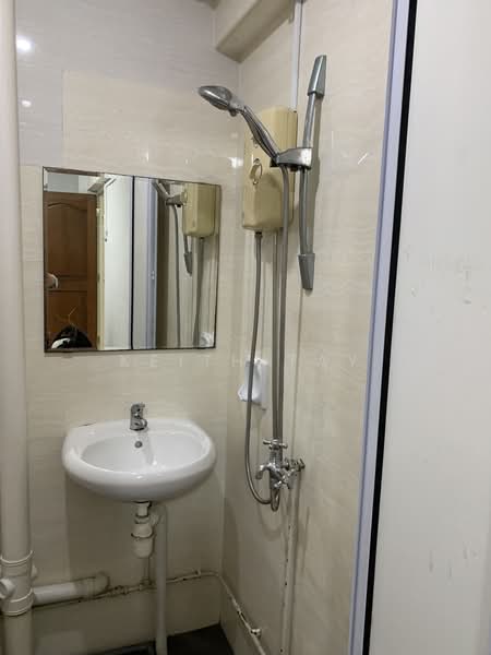 113 Potong Pasir Avenue 1, 113 Potong Pasir Avenue 1, 2 Bedrooms, 721 sqft, HDB Flat For Rent, by Keith Tay, 24023921 - PropertyGuru.com.sg