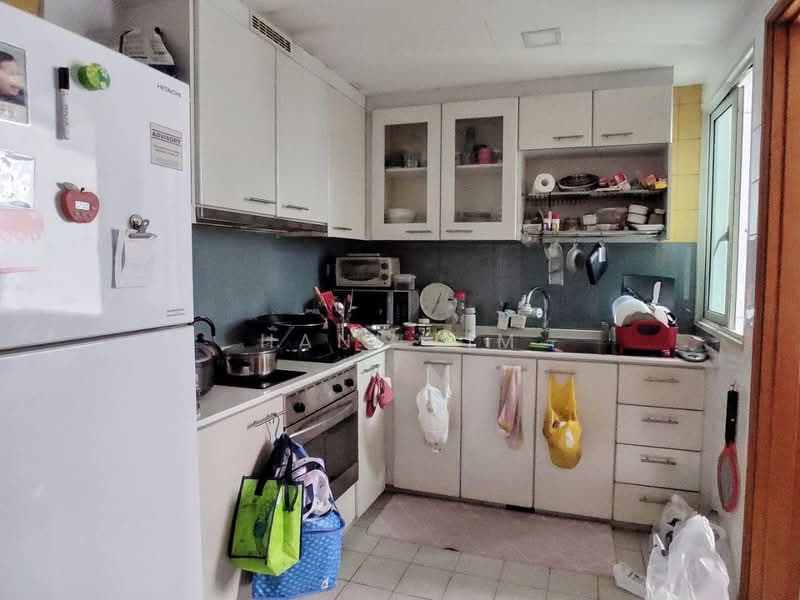 Queens, 16 Stirling Road, 3 Bedrooms, 1,184 sqft, Condominium For Rent, by Hani Lim, 24024062 - PropertyGuru.com.sg