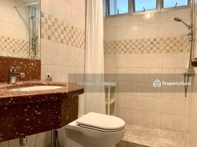 For Rent - UE Square