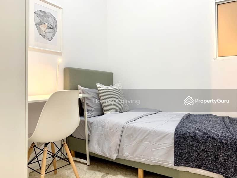 For Rent - UE Square