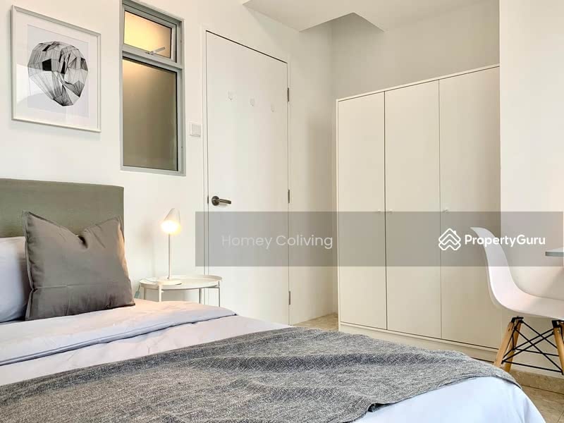 For Rent - UE Square