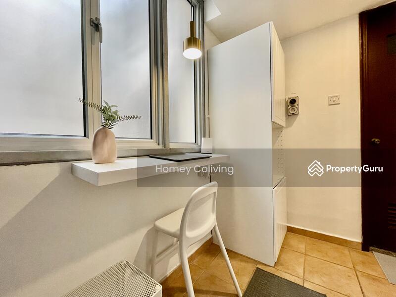 For Rent - UE Square