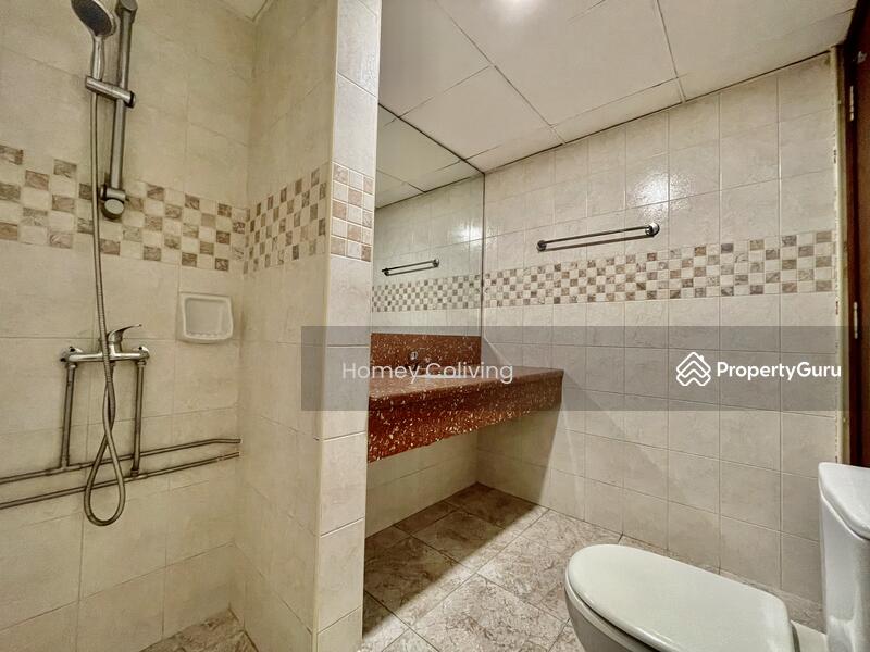 For Rent - UE Square