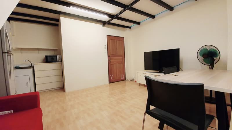 Bedok Shopping Centre, 306 Bedok Road, Studio, 700 sqft, Walk-up Apartment For Rent, by Sim Yuxin, 24026406 - PropertyGuru.com.sg