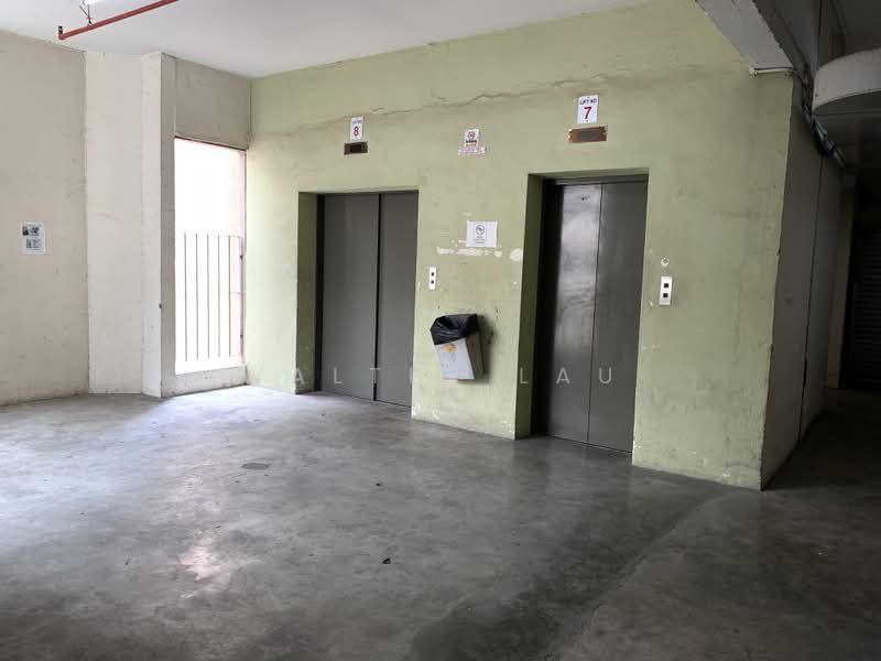 Tong Lee Building, 35 Kallang Pudding Road, 904 sqft, Light Industrial (B1) For Rent, by Walter Lau, 24028764 - Typical lift landing area on every level - CommercialGuru.com.sg