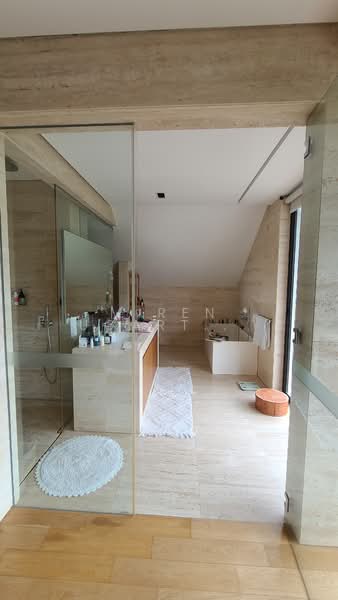 Raffles Park, , 5 Bedrooms, 6,500 sqft, Bungalow House For Rent, by Miren Ugarte de Brito, 24029197 - PropertyGuru.com.sg