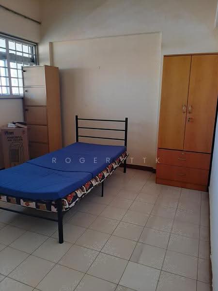 128 Geylang East Avenue 1, 128 Geylang East Avenue 1, Eunos / Geylang / Paya Lebar, Room Rental, 180 sqft, HDB Flat For Rent, by Roger TTK, 24030048 - Bedroom - PropertyGuru.com.sg