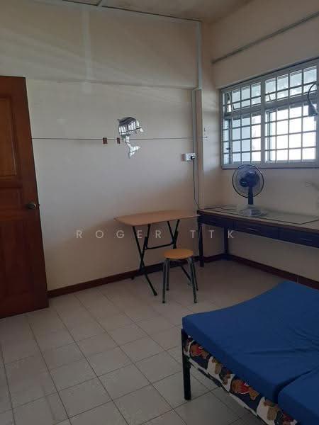 128 Geylang East Avenue 1, 128 Geylang East Avenue 1, Eunos / Geylang / Paya Lebar, Room Rental, 180 sqft, HDB Flat For Rent, by Roger TTK, 24030048 - Bedroom - PropertyGuru.com.sg